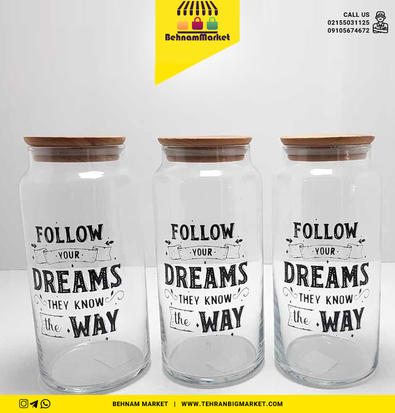 بانکه بزرگ نوشته دار درب چوبی